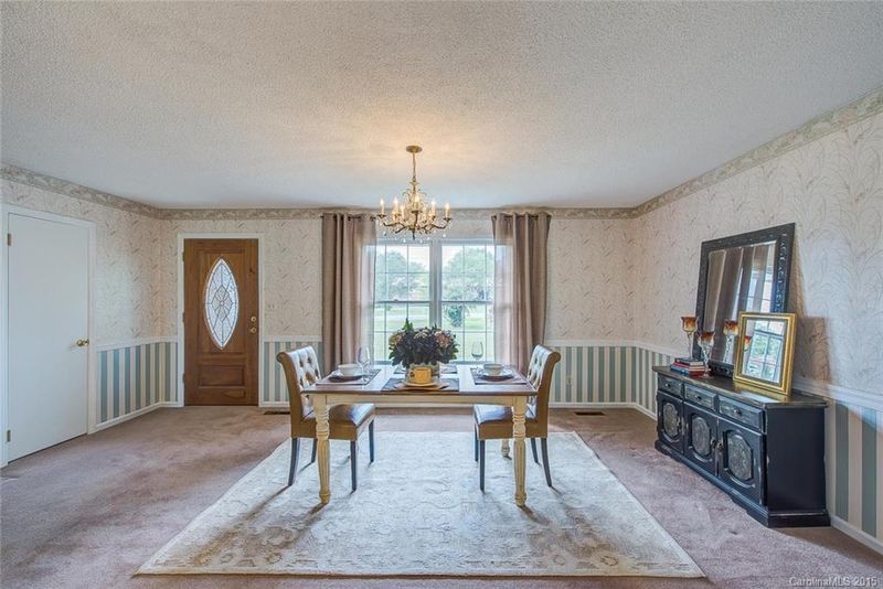 209 Quail Dr, Dallas, NC 28034