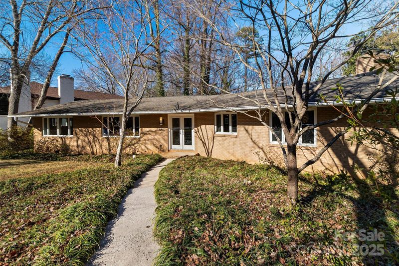 616 Robmont Rd, Charlotte, NC 28270