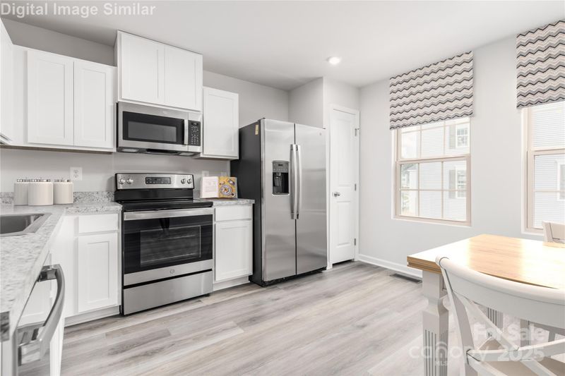 8013 District Dr, Charlotte, NC 28213
