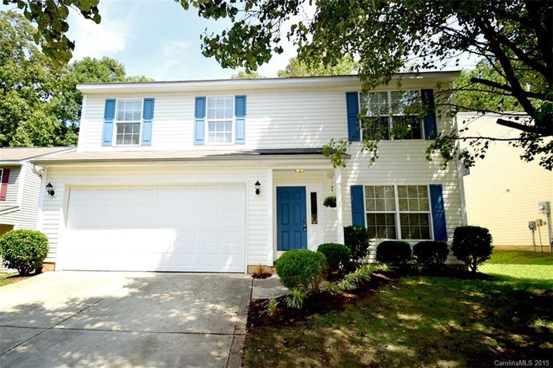 402 Graham Meadow Dr, Charlotte, NC 28213