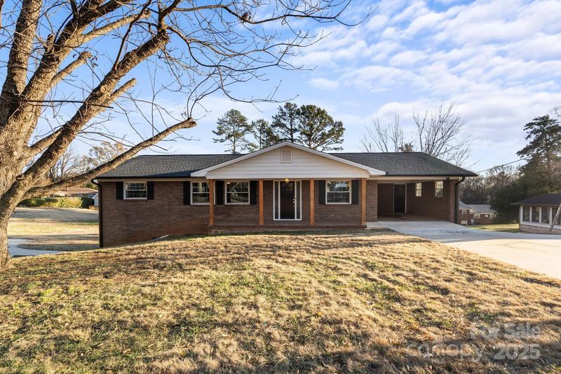 115 Greenview Dr, Kannapolis, NC 28081