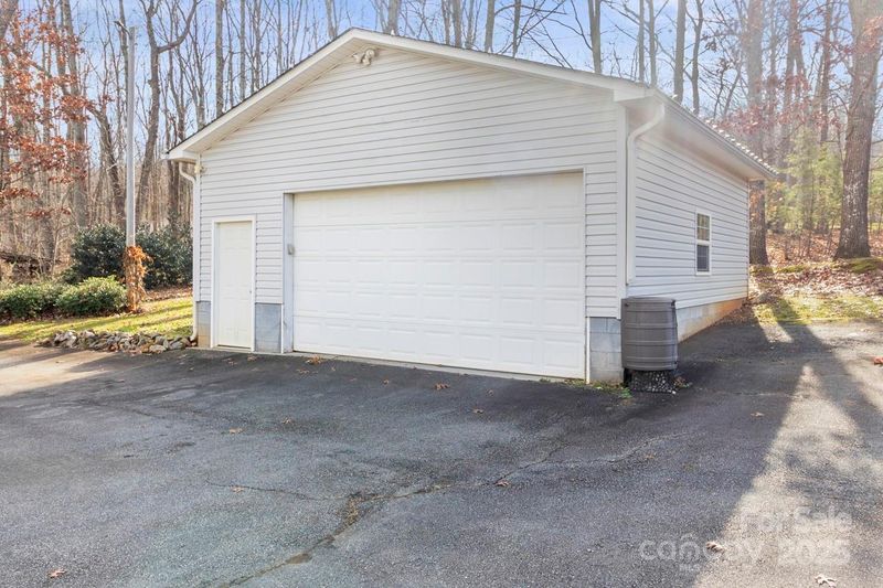 4216 Apex Dr, Maiden, NC 28650