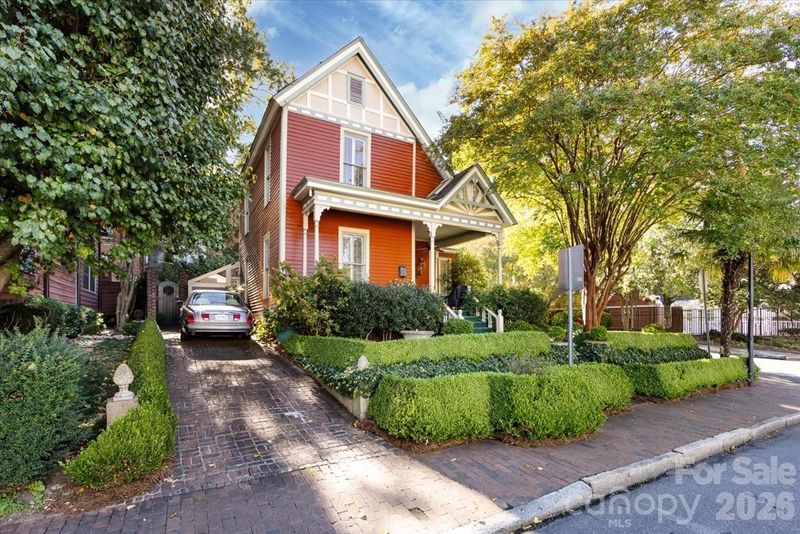 400 N Poplar St, Charlotte, NC 28202