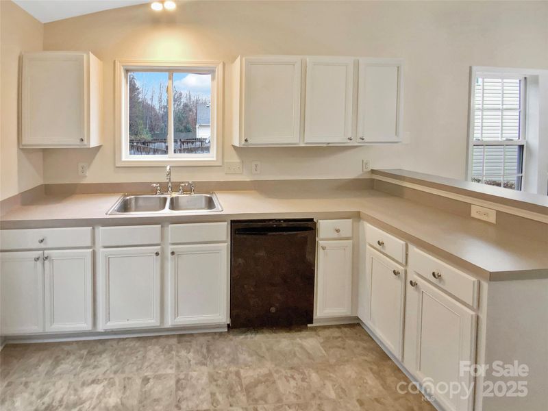 1214 Triece Ln, Charlotte, NC 28215