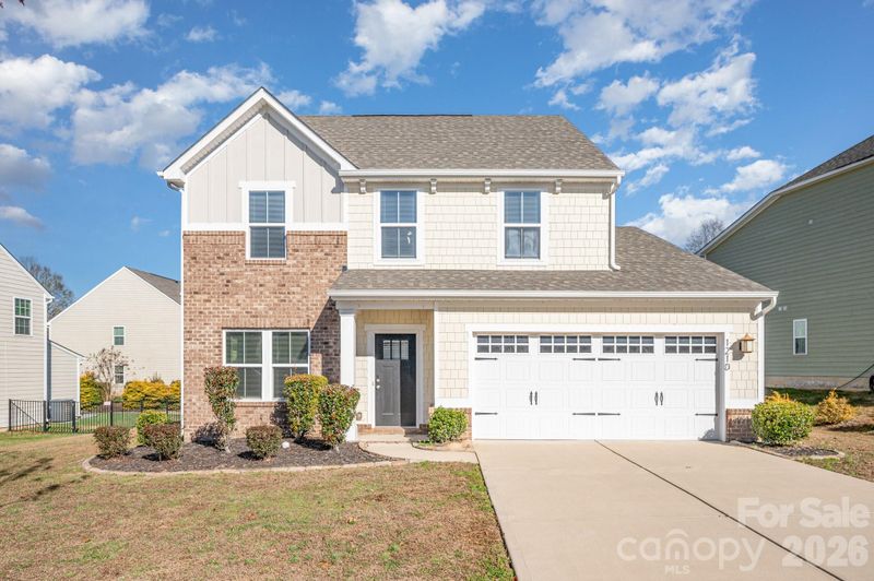 1210 Longwall Ln, Matthews, NC 28104