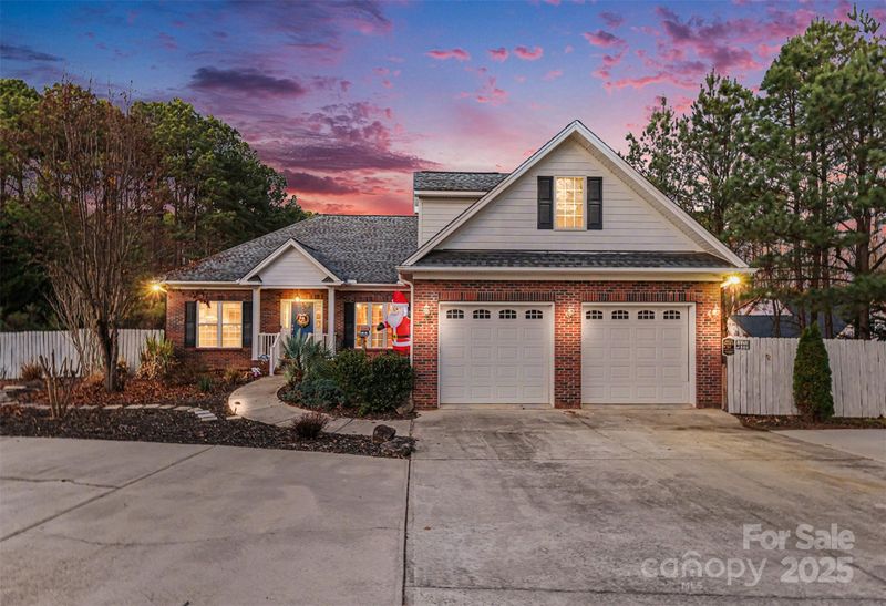 5418 Commodore Pl, Clover, SC 29710