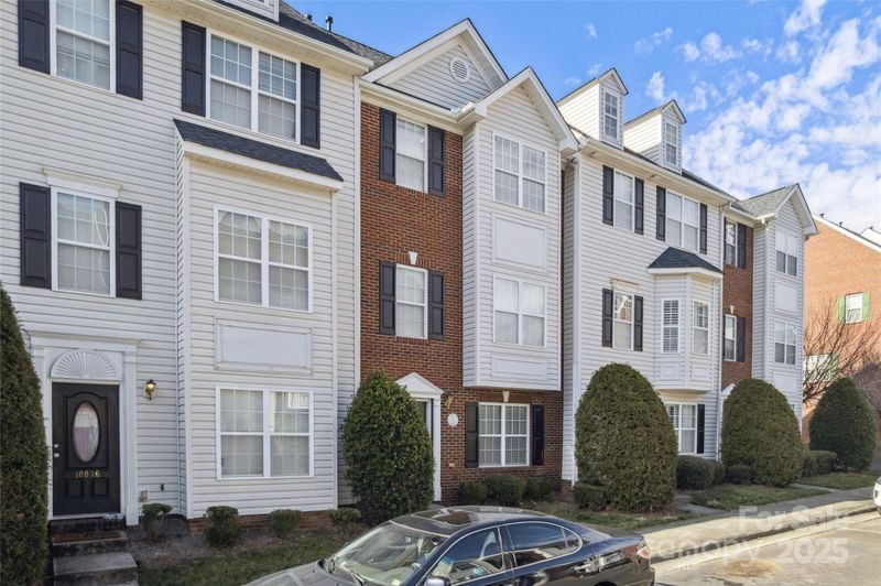10032 Treeside Ln, Matthews, NC 28105