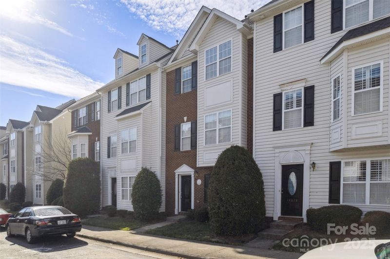 10032 Treeside Ln, Matthews, NC 28105