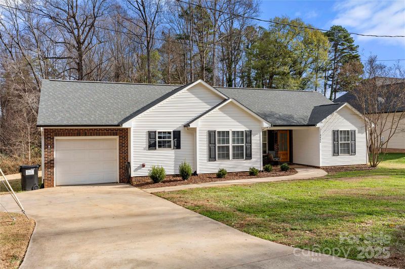 2546 Las Brisas Ln, Denver, NC 28037