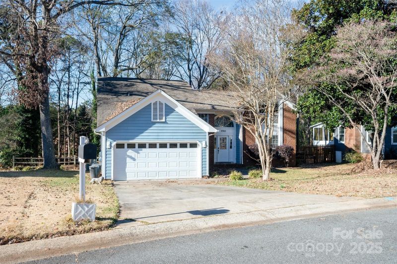 10925 Lassen Ct, Charlotte, NC 28214