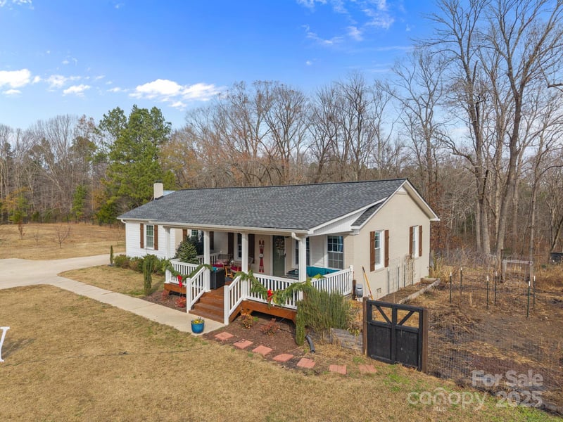 4565 Rob Neal Rd, Heath Springs, SC 29058
