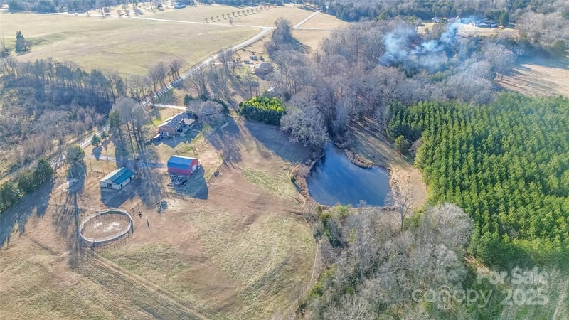 646 Longview Rd, Statesville, NC 28625