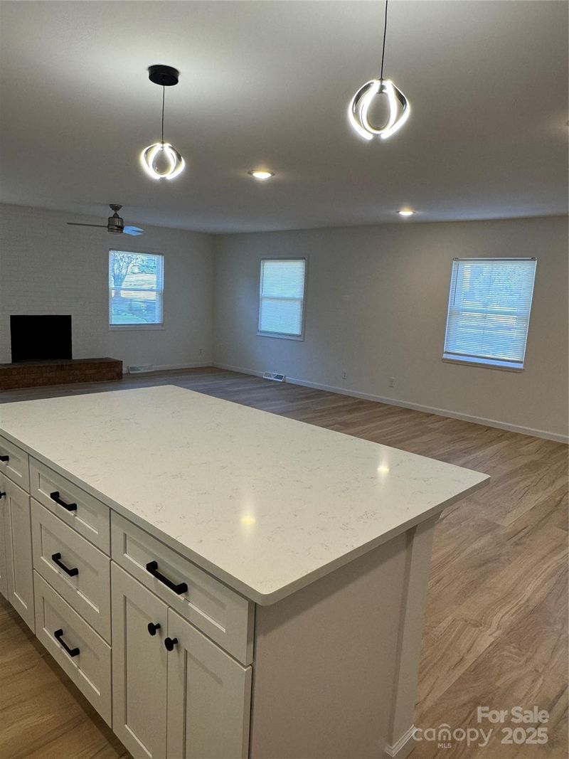 3334 Sudbury Rd, Charlotte, NC 28205