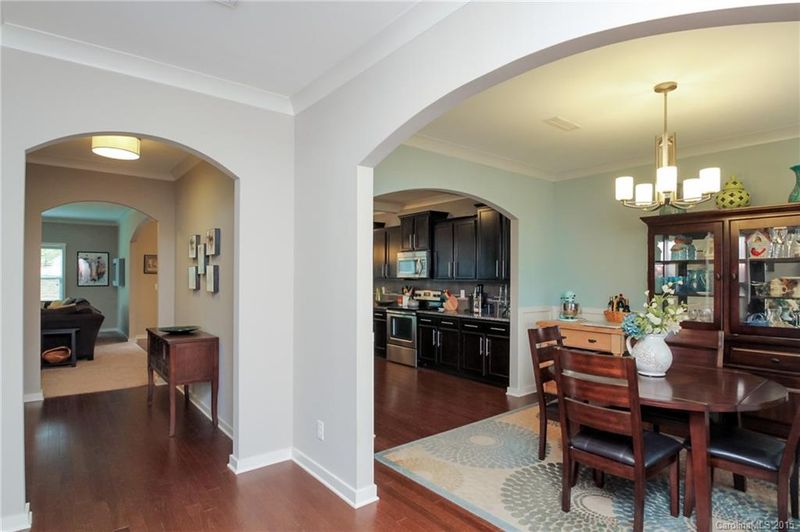 144 Hedgewood Dr, Mooresville, NC 28115