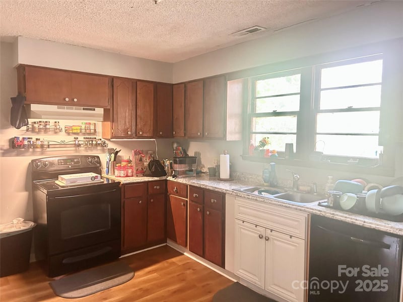 302 Ponderosa Rd, Stanley, NC 28164