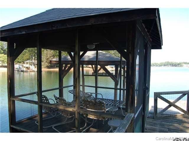 21518 Lake Point Ln, Cornelius, NC 28031