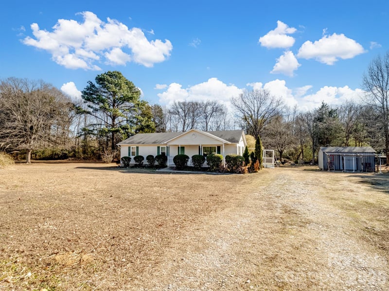 1909 Charlotte Hw, York, SC 29745