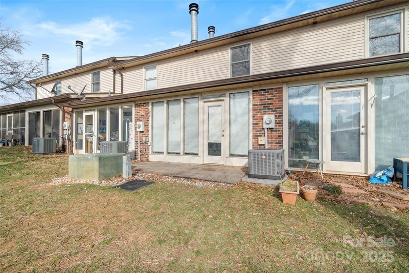 1330 5th St NE #24, Hickory, NC 28601