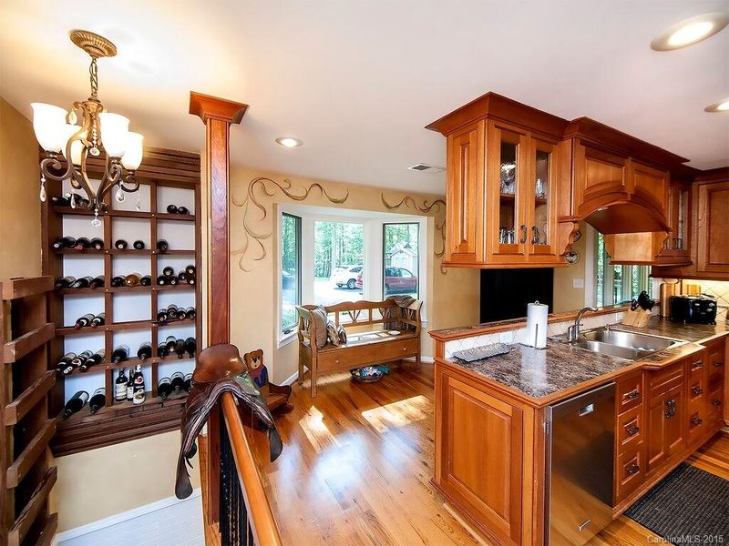 5600 Lancelot Dr, Charlotte, NC 28270
