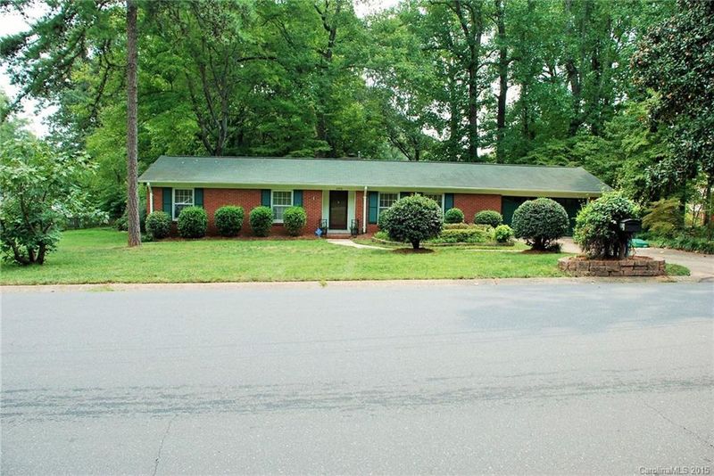 6936 Leesburg Rd, Charlotte, NC 28215