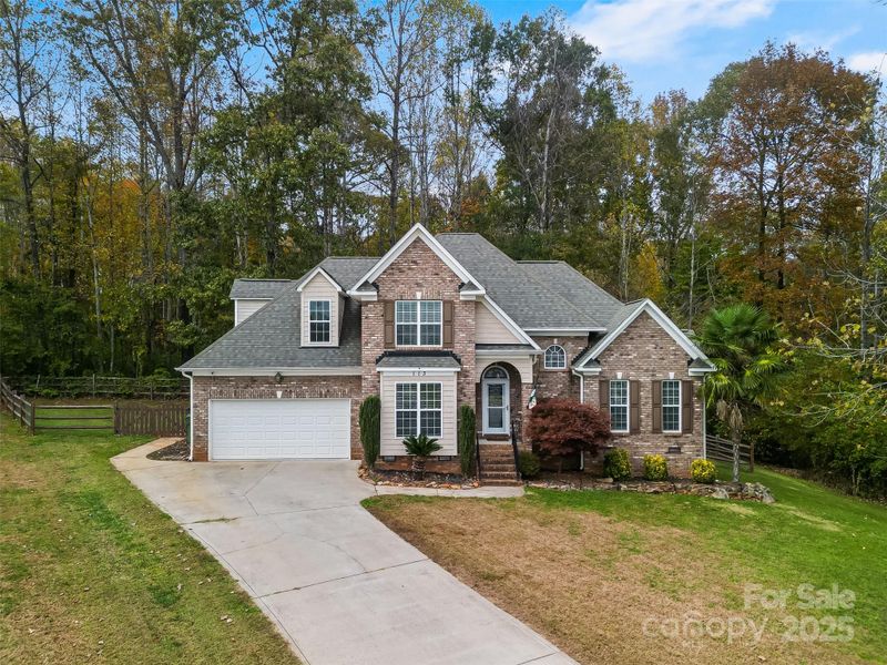 113 Pine Bluff Ct, Mount Holly, NC 28120