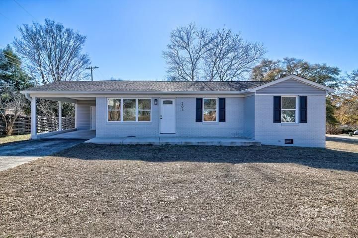 203 Blackmon St, Kershaw, SC 29067