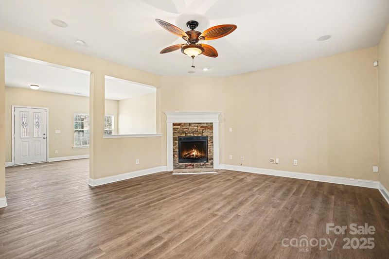 9329 Seamill Rd, Charlotte, NC 28278