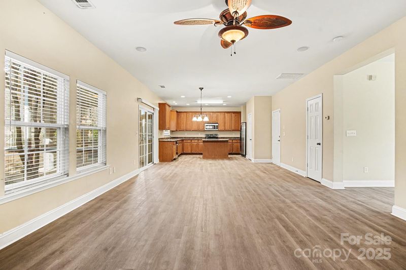 9329 Seamill Rd, Charlotte, NC 28278
