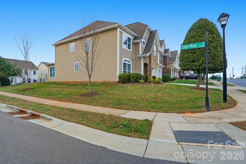 8924 Inverness Bay Rd, Charlotte, NC 28278
