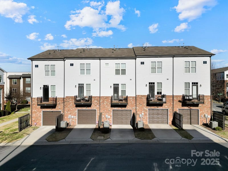 761 Seigle Point Dr, Charlotte, NC 28204