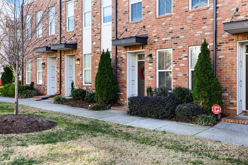 761 Seigle Point Dr, Charlotte, NC 28204
