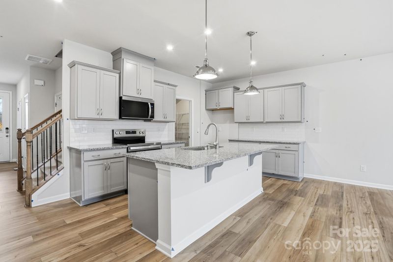 2131 Vinyasa Ln, Charlotte, NC 28215