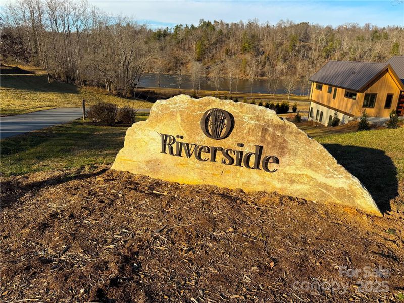 2 River Rn #1R, Asheville, NC 28804