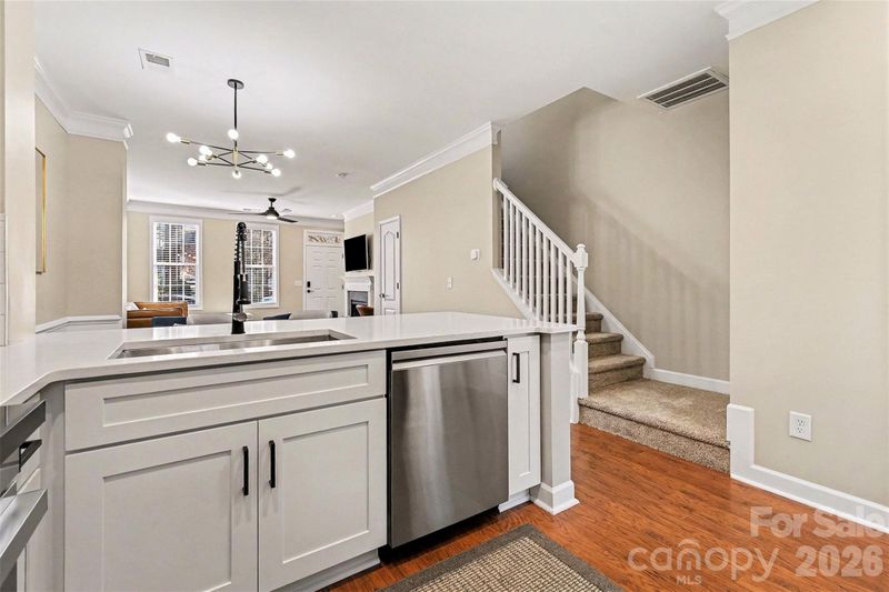 9813 Longstone Ln, Charlotte, NC 28277