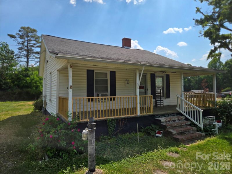 414 Spinners Dr, Cherryville, NC 28021