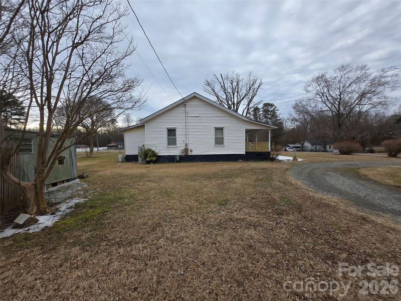 414 Spinners Dr, Cherryville, NC 28021
