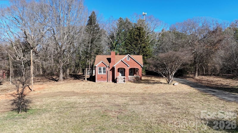 5724 Mooresville Rd, Kannapolis, NC 28081