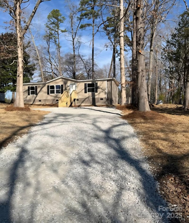 702 Mullinax Cir, Blacksburg, SC 29702