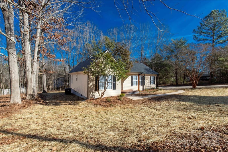 4524 Echols Dr, Sharon, SC 29742