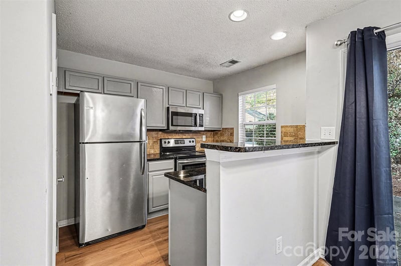 1825 Birch Heights Ct, Charlotte, NC 28213