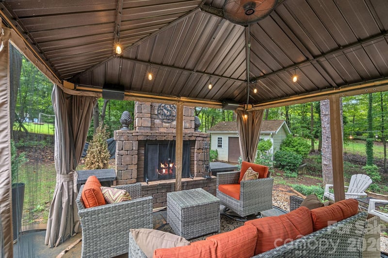 172 Tawny Bark Dr, Mooresville, NC 28117