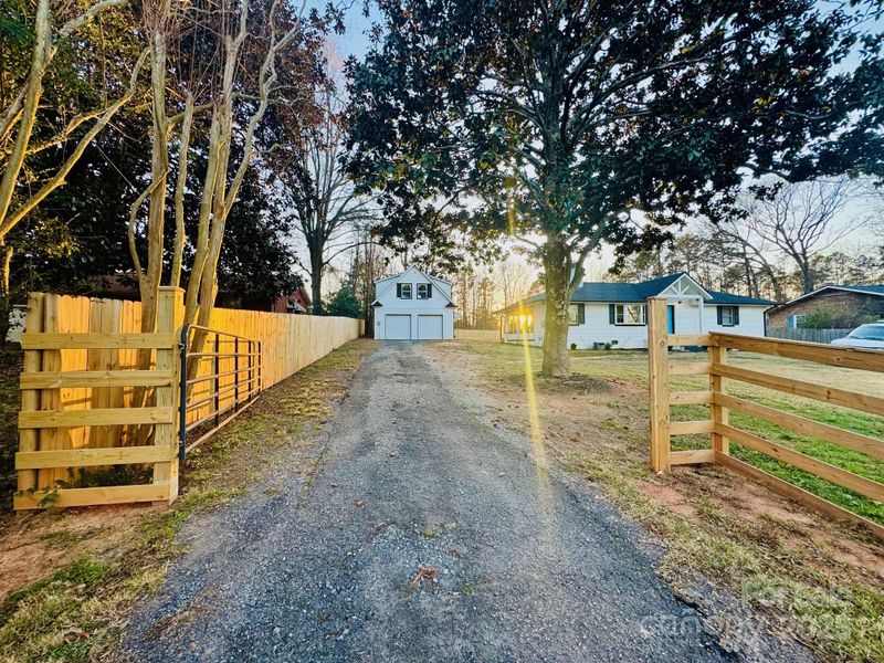 3107 Garrison Dr, Charlotte, NC 28269
