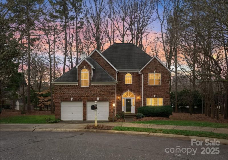 1736 Walnut Crest Ln, Matthews, NC 28105
