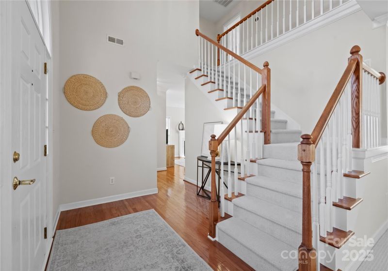 1736 Walnut Crest Ln, Matthews, NC 28105