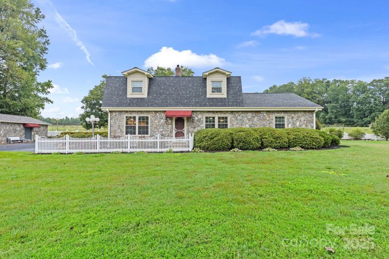 239 Golf Course Rd, Maiden, NC 28650