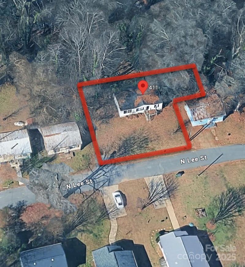 411 N Lee St, Mount Holly, NC 28120