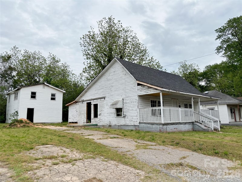 104 E Church St, Dallas, NC 28034