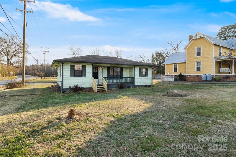 90 2nd St SE, Catawba, NC 28609