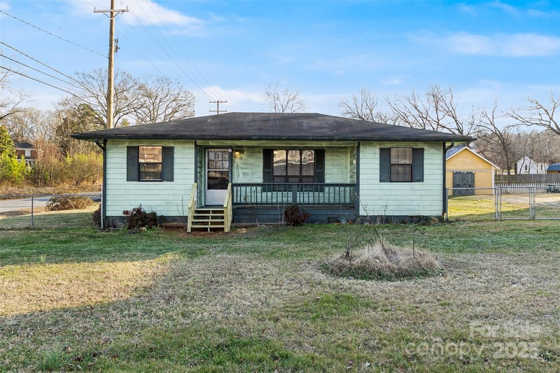 90 2nd St SE, Catawba, NC 28609