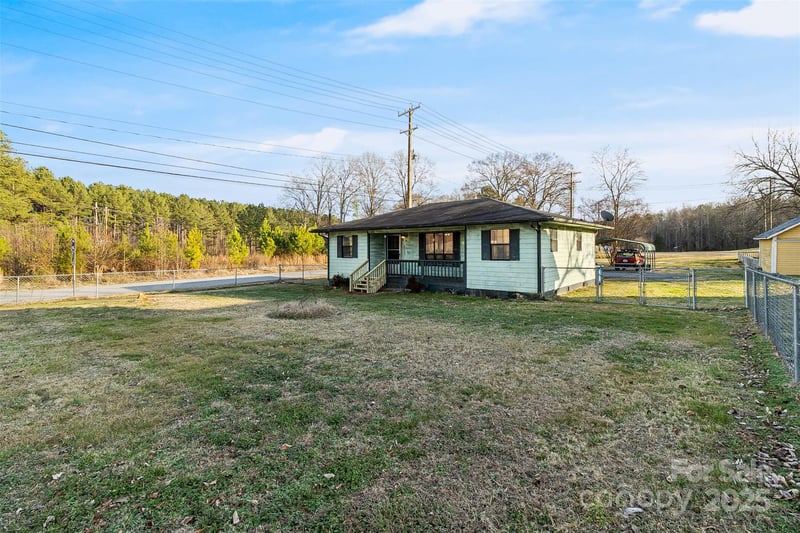 90 2nd St SE, Catawba, NC 28609